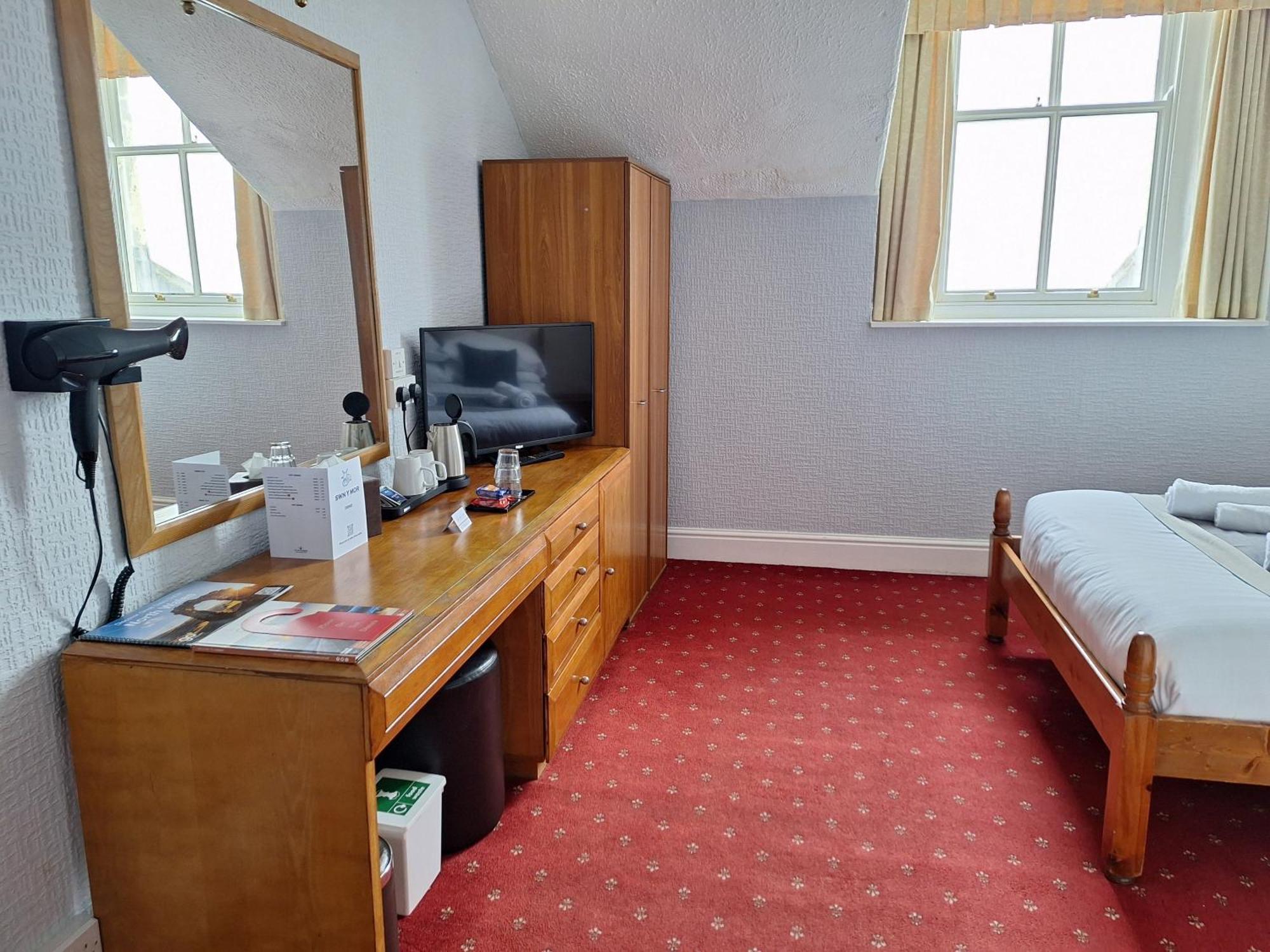ホテル Swn Y Mor ランディドノー 部屋 写真
